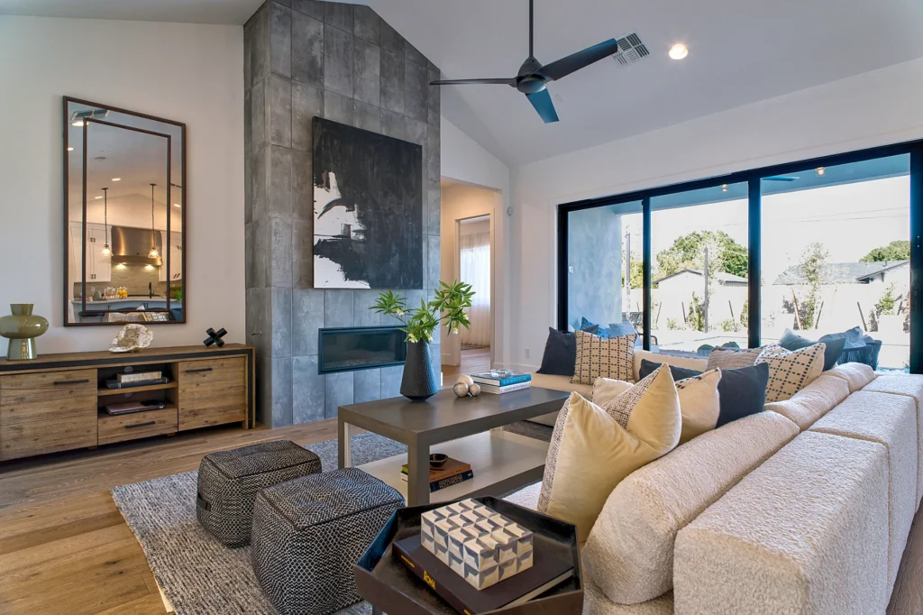 Tjh Az 3226 E Glenrosa Ave 2@2x