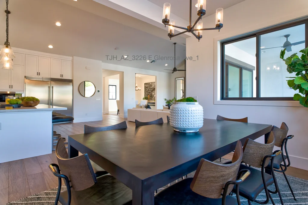 Tjh Az 3226 E Glenrosa Ave 3@2x