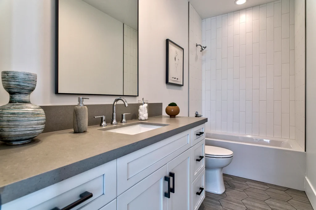 Tjh Az 3226 E Glenrosa Ave 4@2x