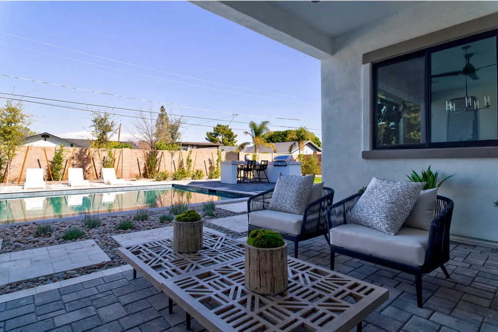 Tjh Az 3226 E Glenrosa Ave 8@2x