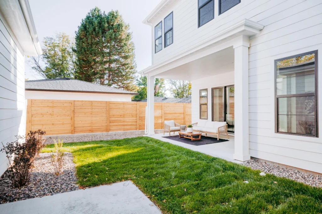 Tjh Co 1410s Monroe 6 Backyard@2x