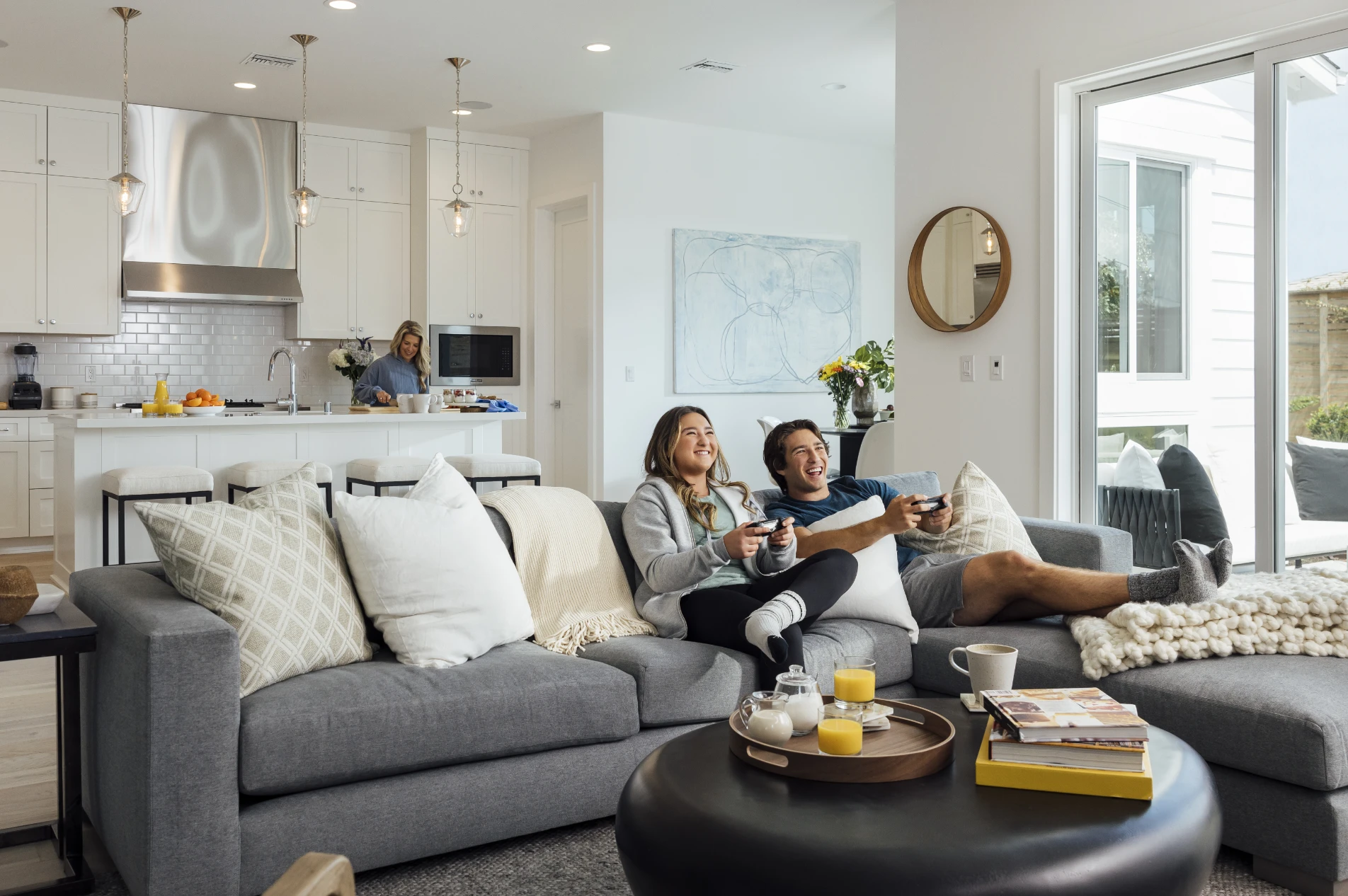 TJH Hero Family in Living Room@2x