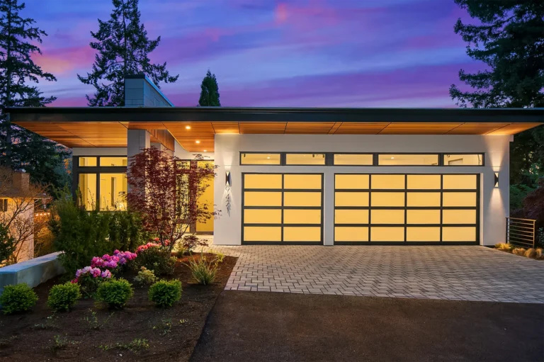 Bellevue Modern Style Home Exterior