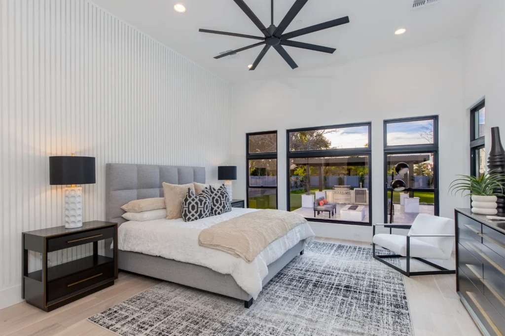 Gallery photo 5 of 12