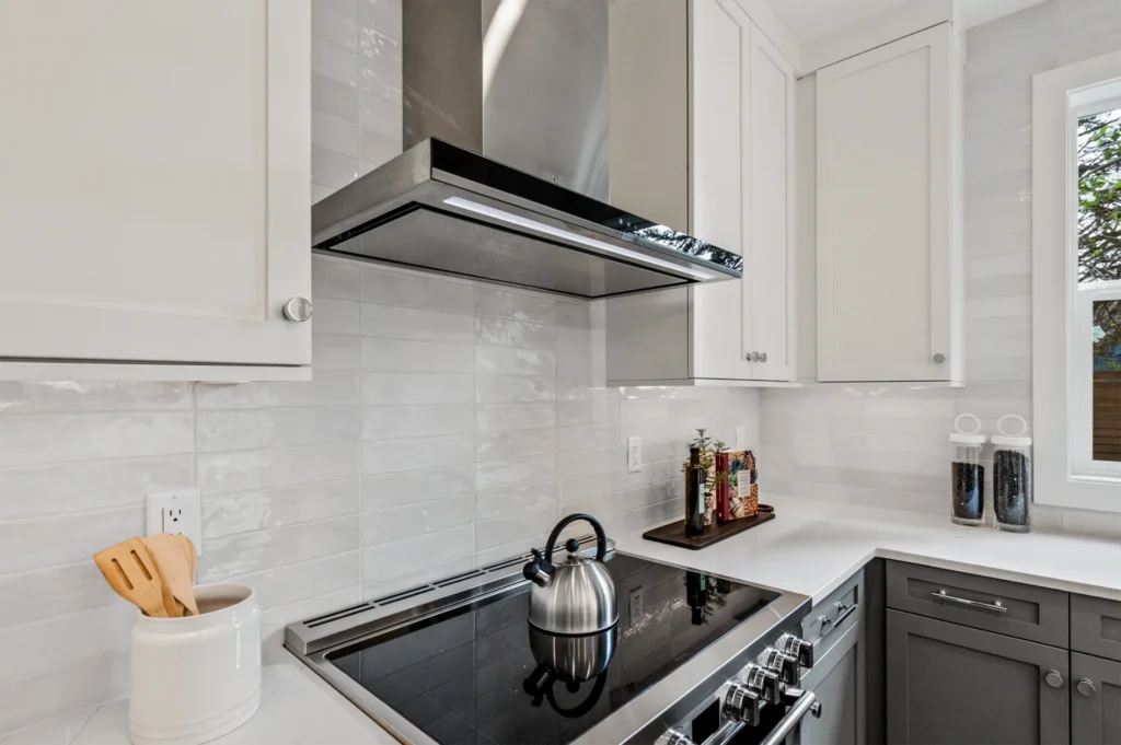 Seattle Traditional Style Home kitchen range and counter