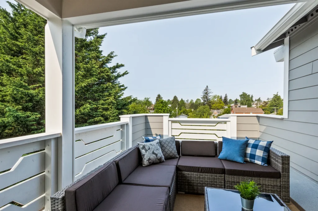 Seattle Traditional Style second-story covered deck