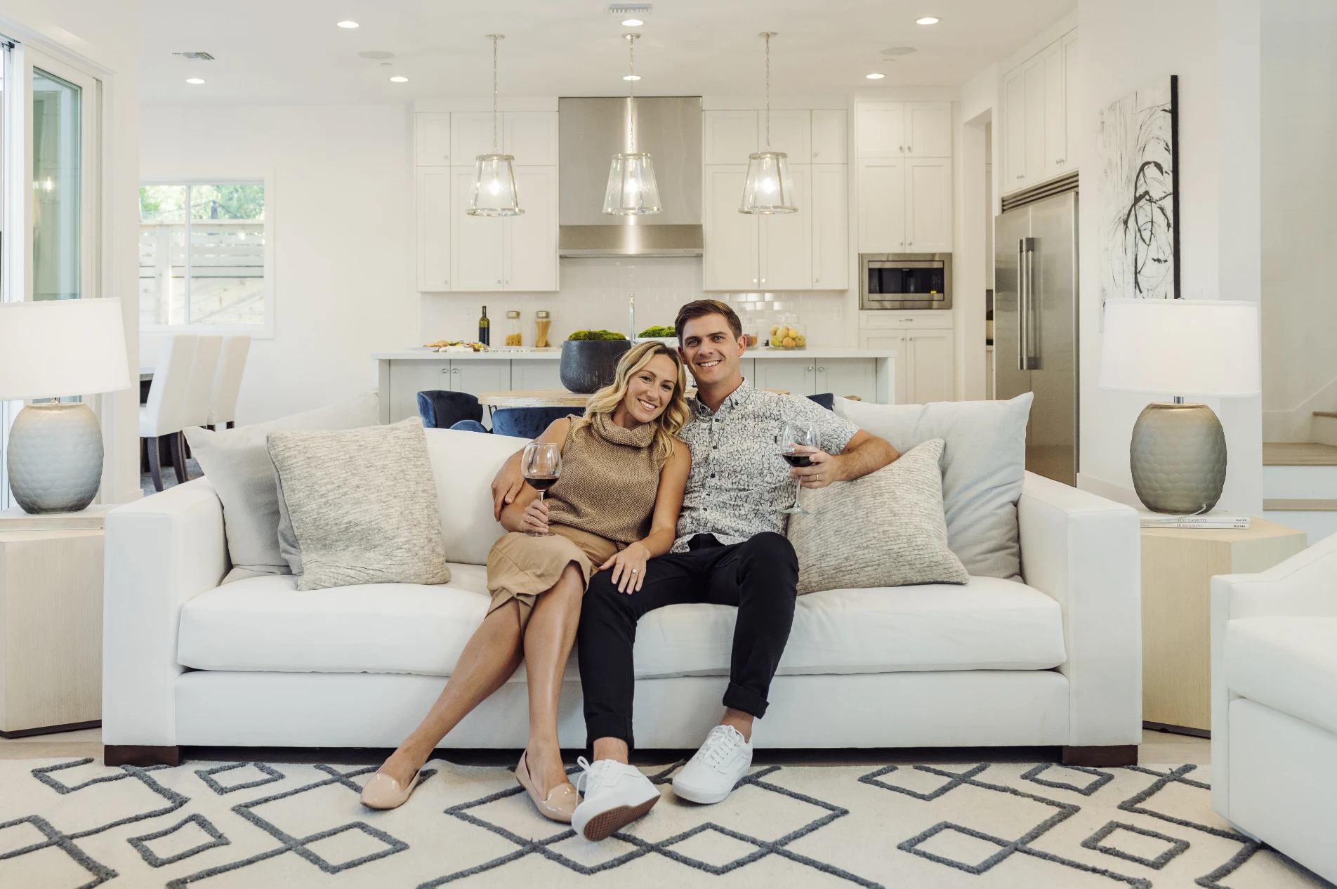 Tjh Hero Happy Couple@2x