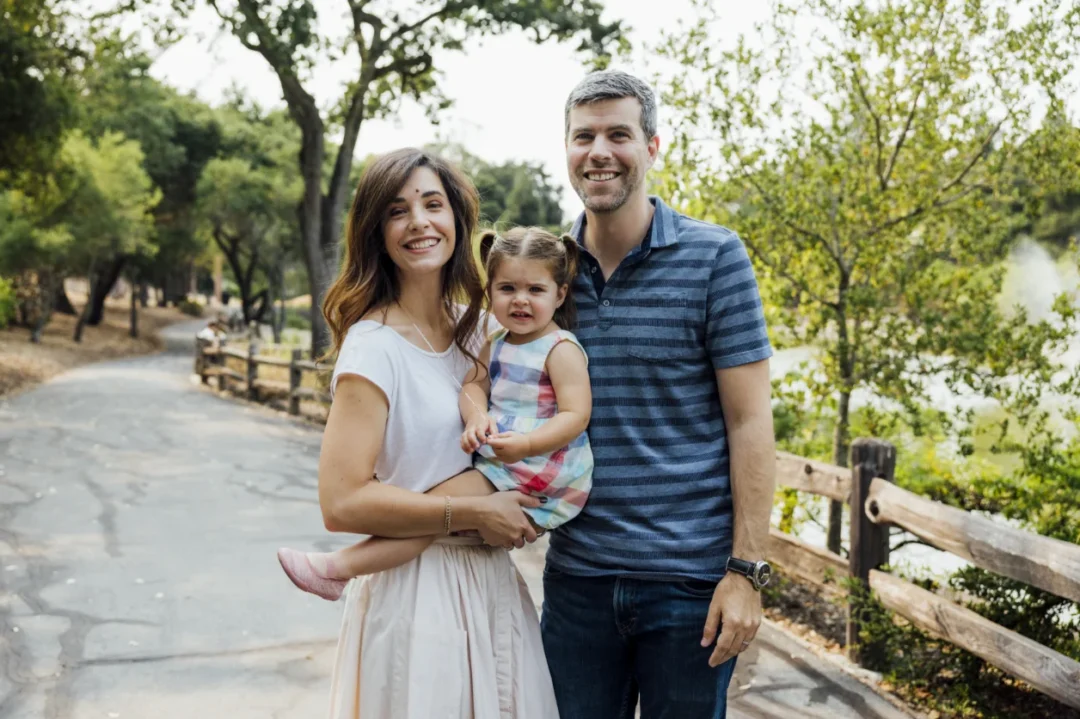 Tjh Homebuyers On Path.webp